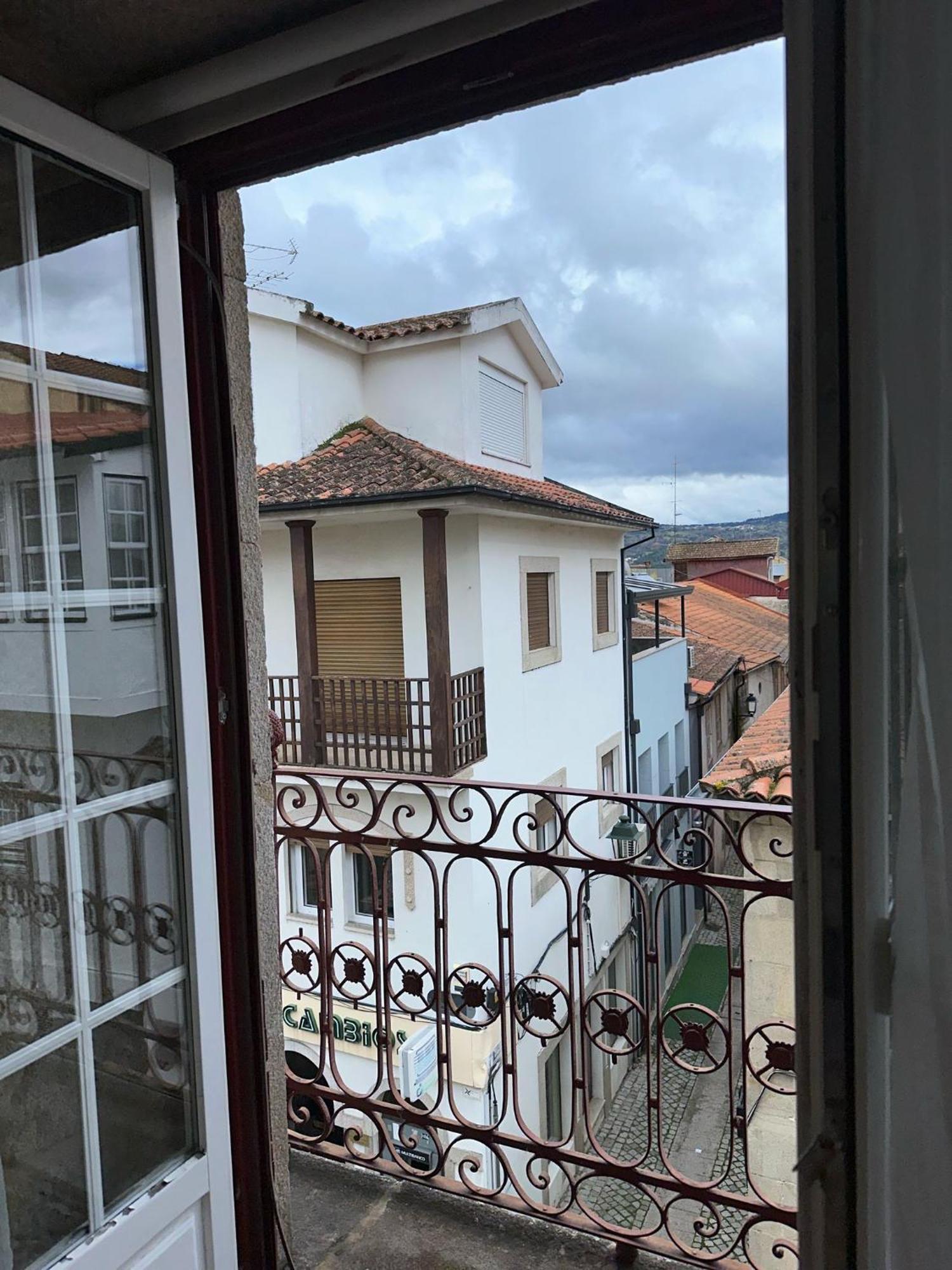 Alojamento Central Chaves Bagian luar foto