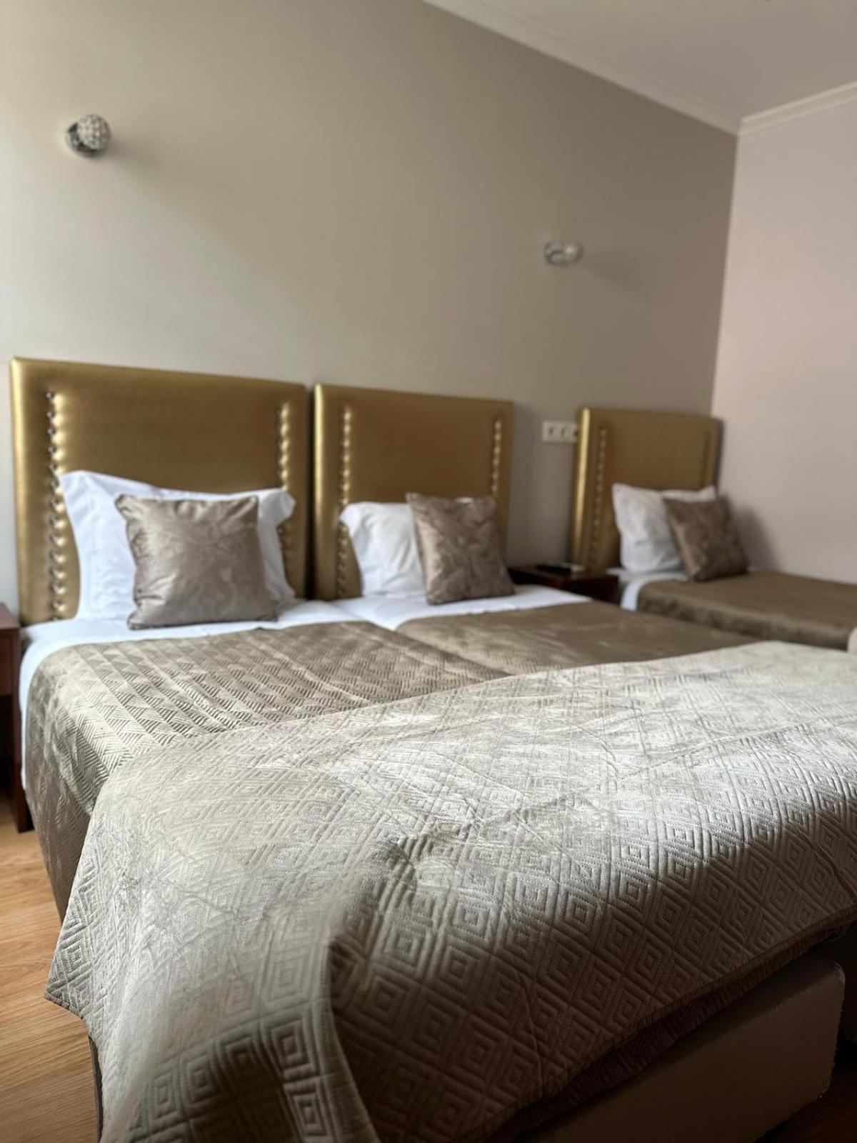 Alojamento Central Chaves Bagian luar foto